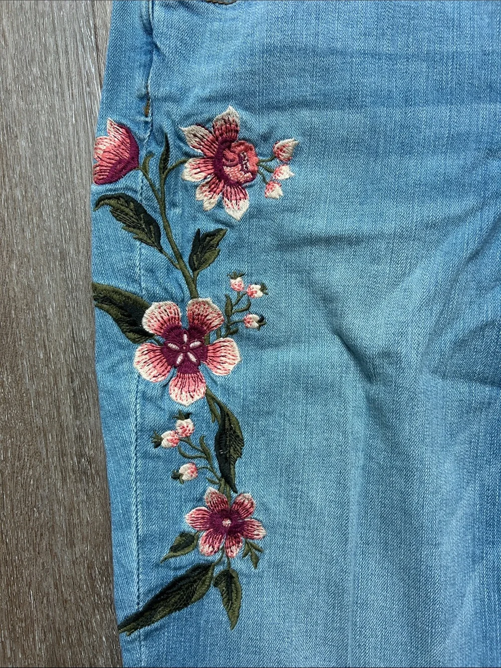 Caslon Light Blue Straight-Leg Jeans with Pink Floral Embroidery
